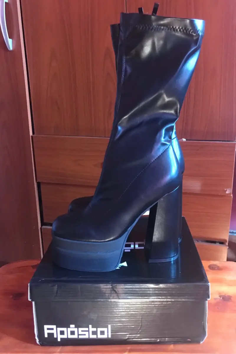 Botas negras con plataforma - 4