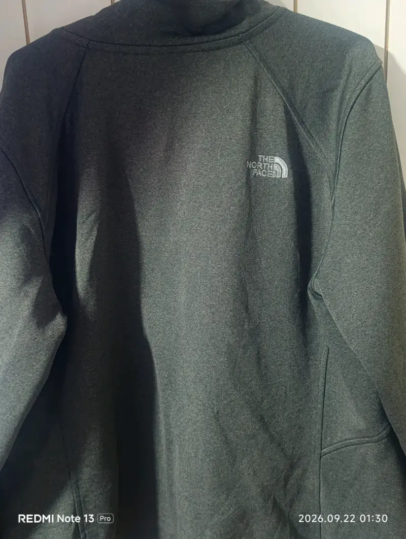Chaqueta The North Face gris con logo bordado - 4
