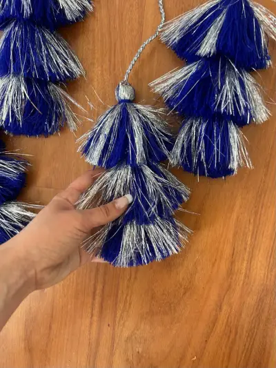 Tulmas/pompon decorativas azul y plateado para bai - miniatura 6
