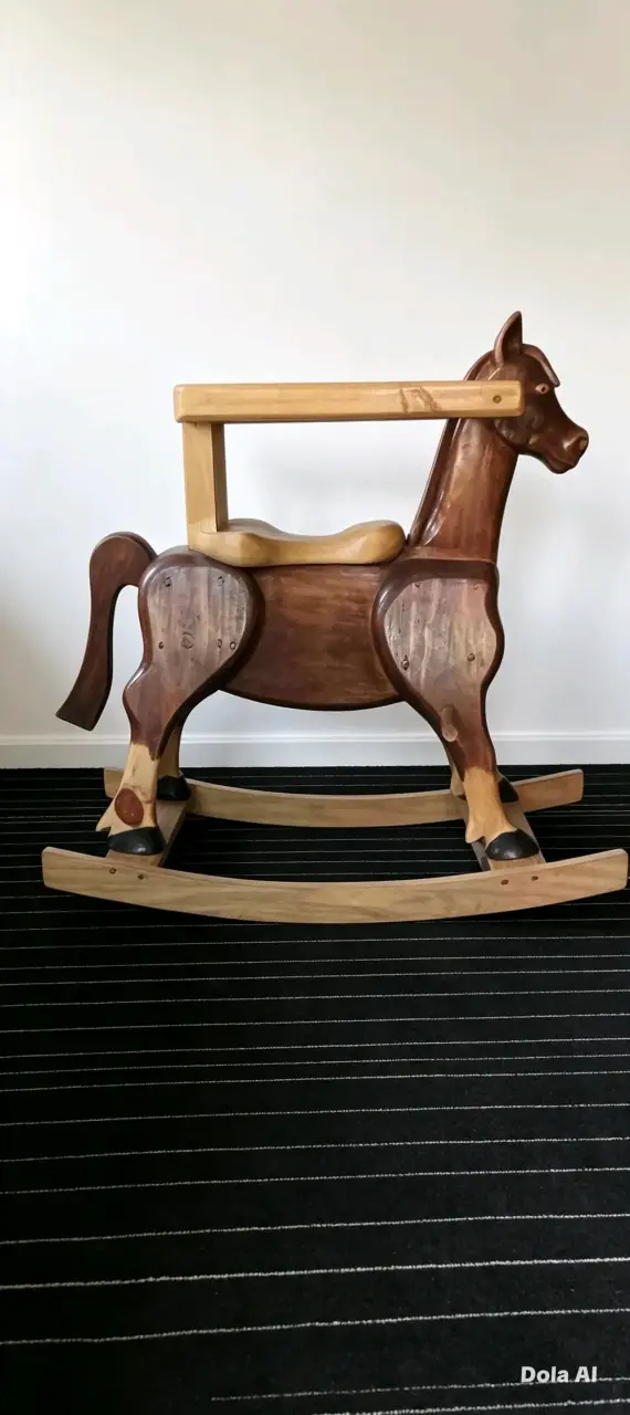 Caballo balancín de madera para niños