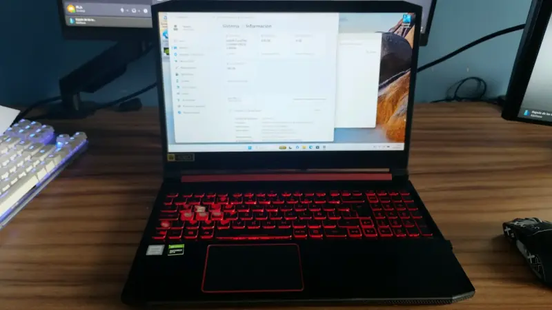 Laptop Acer Nitro 5 con Intel Core i5 y 8GB RAM - 2