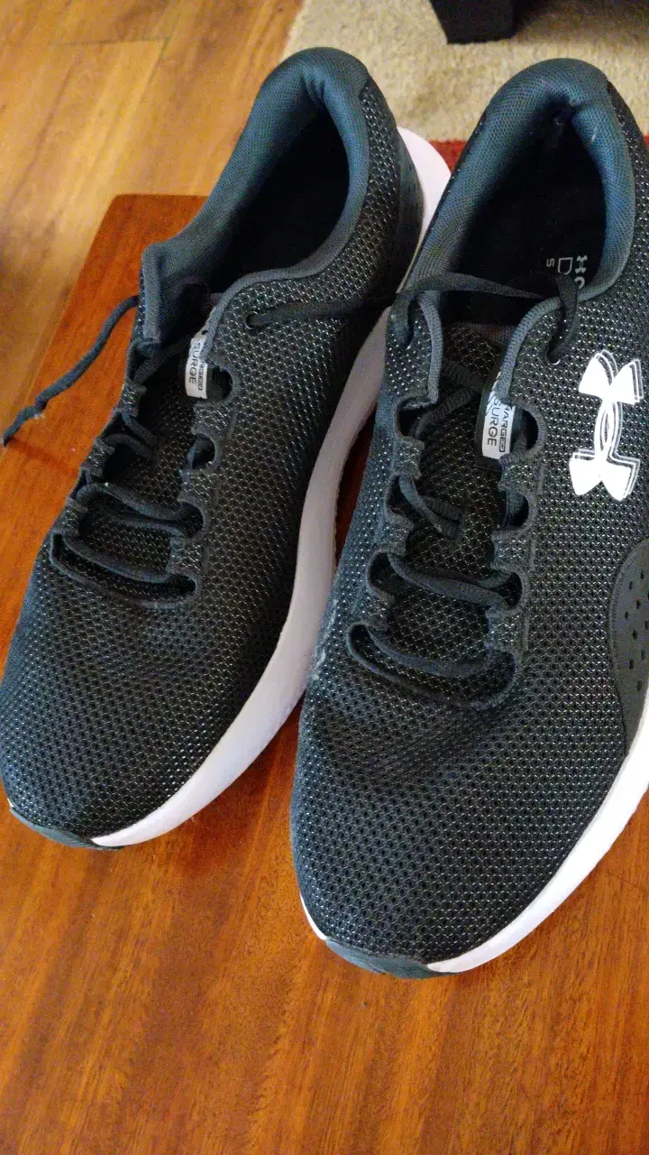 Zapatillas deportivas negras Under Armour - 3
