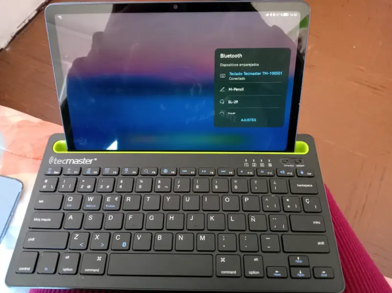 Teclado Bluetooth Tecmaster con soporte para tablet - 4