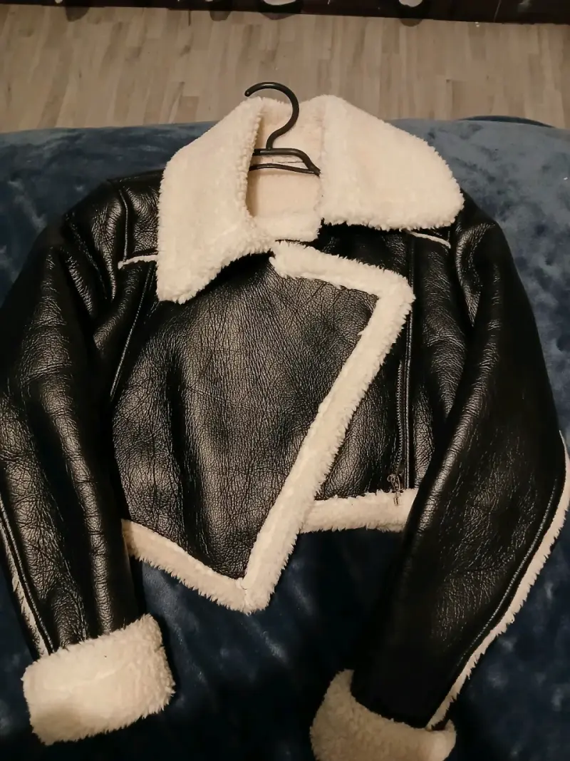 Chaqueta de cuero sintético con forro de lana