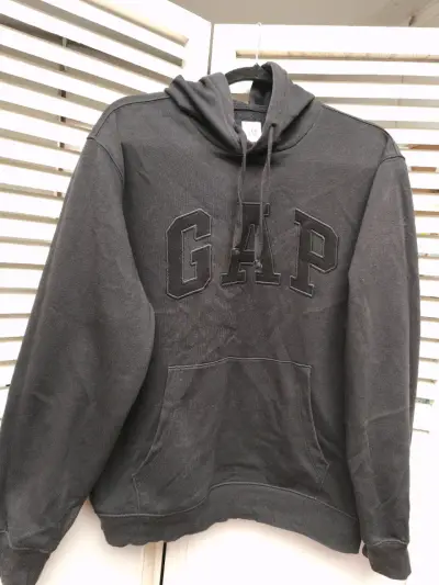 Polerón con capucha GAP negro para hombre - miniatura 1