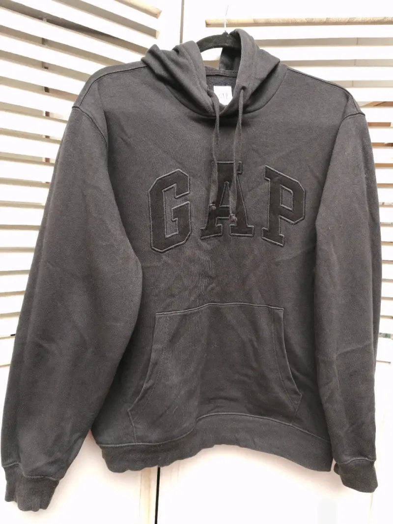 Polerón con capucha GAP negro para hombre - 3