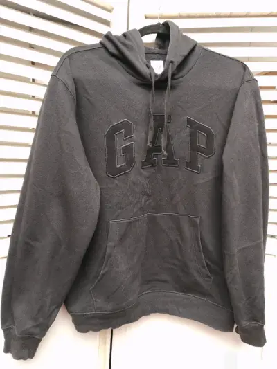 Polerón con capucha GAP negro para hombre - miniatura 3