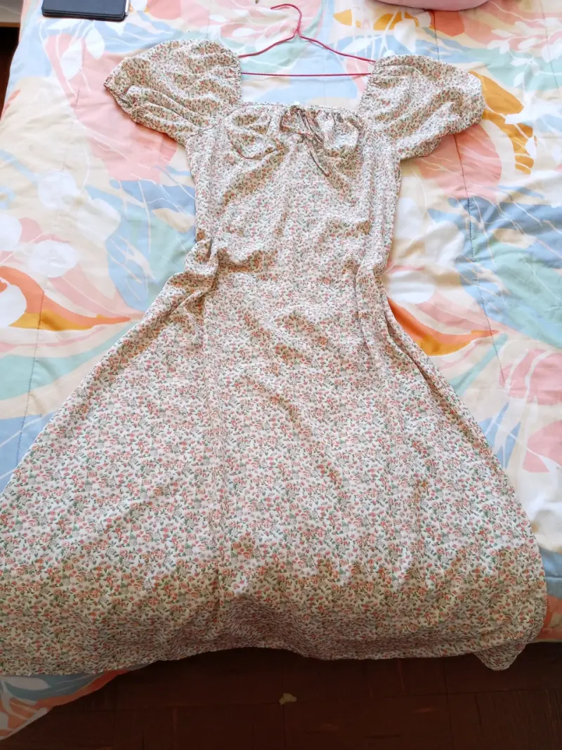 Vestido floral con mangas abullonadas - 3