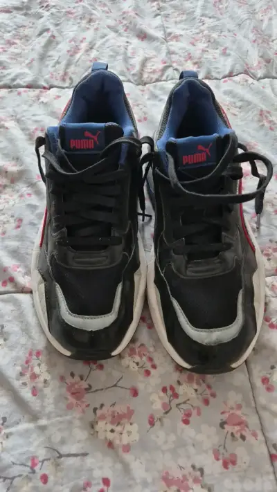 Zapatillas deportivas Puma negras y azules - miniatura 2