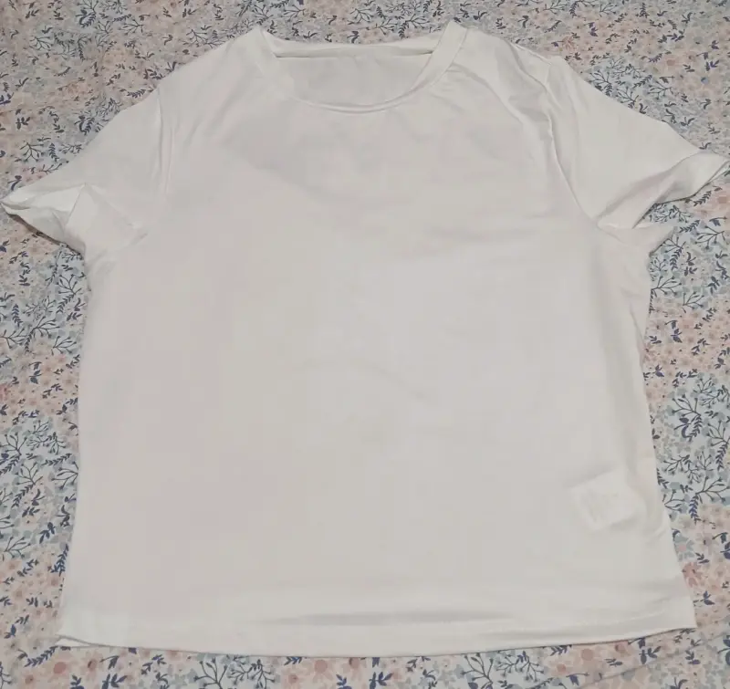 Polera blanca básica para mujer