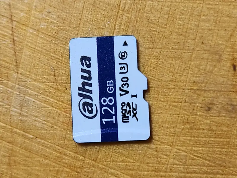 Consola Retro R36S + MicroSD Dahua 128GB - 5