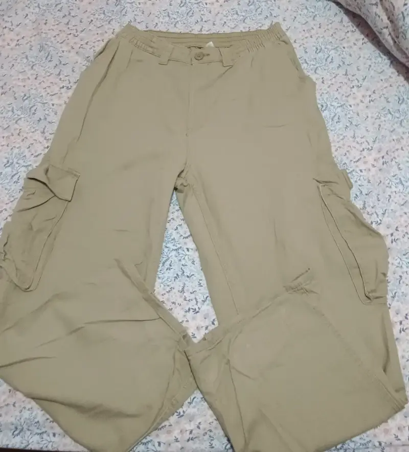 Pantalones cargo beige unisex