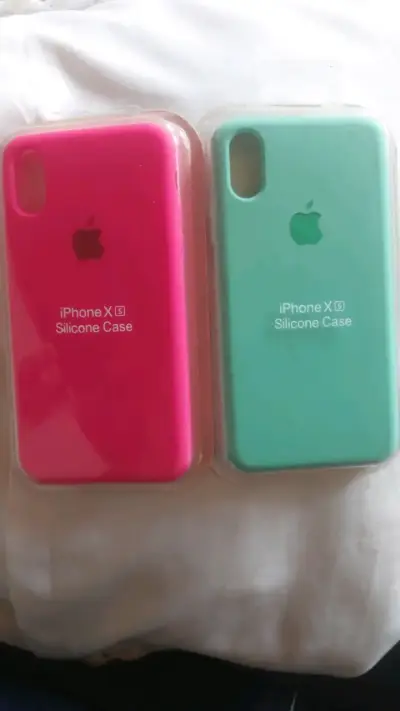 Carcasa de silicona para iPhone XS - miniatura 1