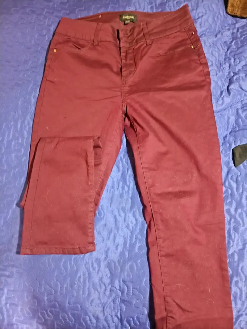 Pantalon burdeo para mujer talla 40