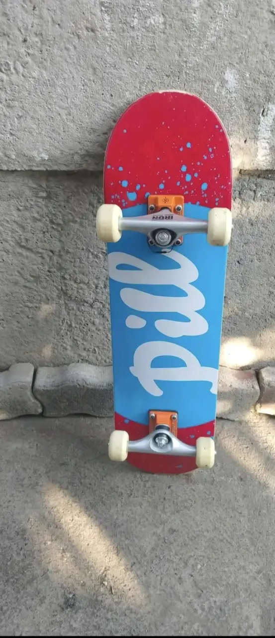 Skateboard profesional Iron con diseño colorido - 2