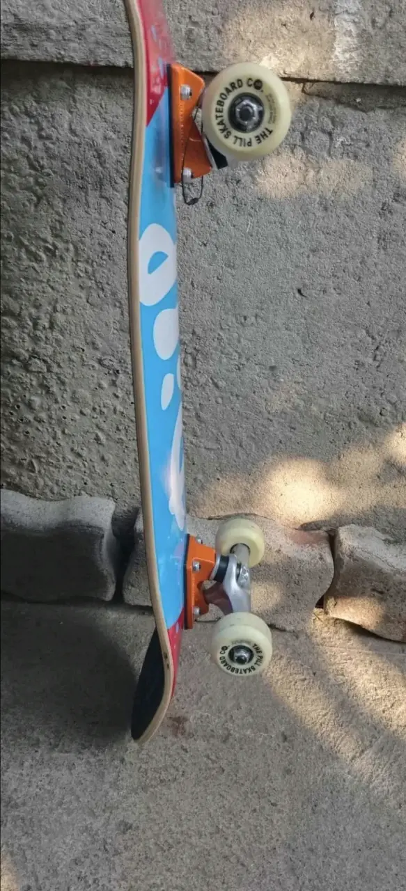Skateboard profesional Iron con diseño colorido - 3