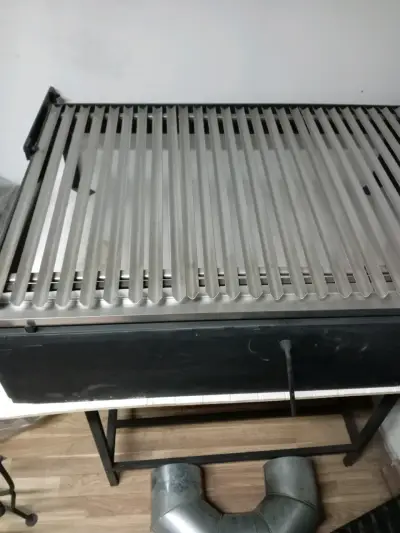 Parrilla de acero inoxidable con soporte - miniatura 1