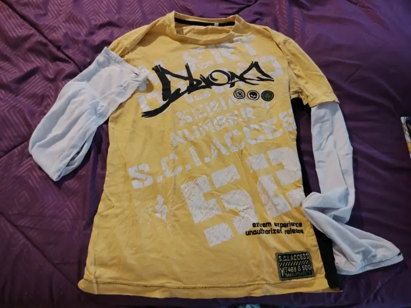 Polera amarilla de manga larga para hombre - 1