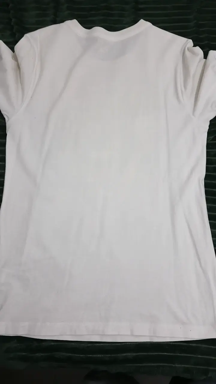 Polera Jordan blanca con diseño gráfico - 5