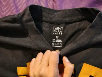 Polera negra chainsaw man - miniatura 3