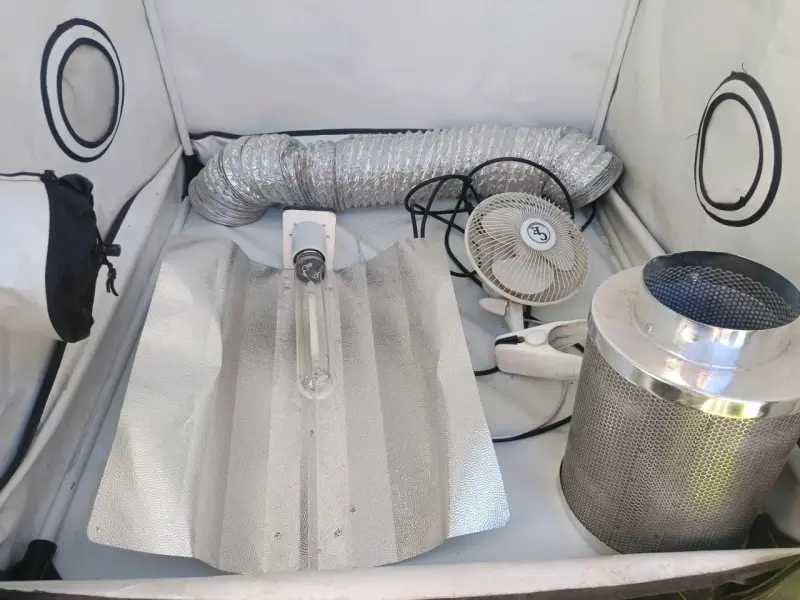 Carpa de Cultivo Indoor Homebox con Ventilación - 5