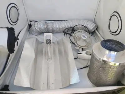 Carpa de Cultivo Indoor Homebox con Ventilación - miniatura 5