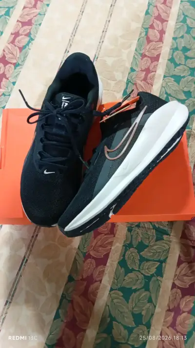 Zapatillas deportivas negras Nike talla 42 - miniatura 1