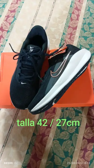 Zapatillas deportivas negras Nike talla 42 - miniatura 2