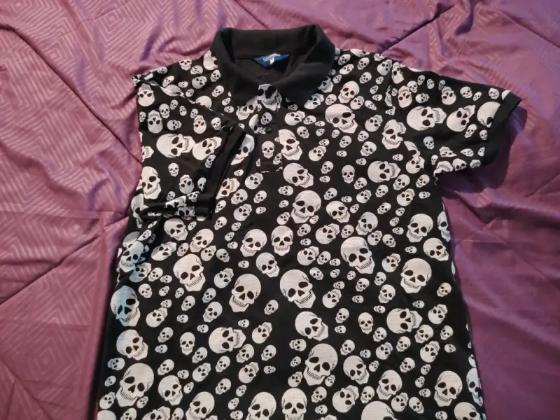 Polera Polo Negra con Calaveras Clusterman - 1