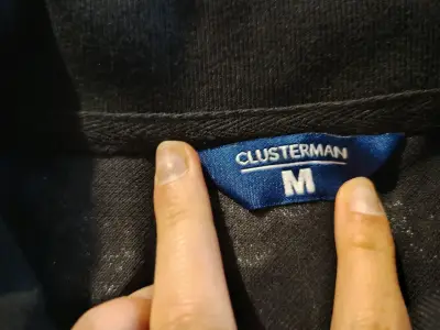 Polera Polo Negra con Calaveras Clusterman - miniatura 3
