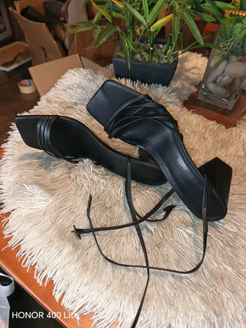 Sandalias de tacón alto negras elegantes - 3