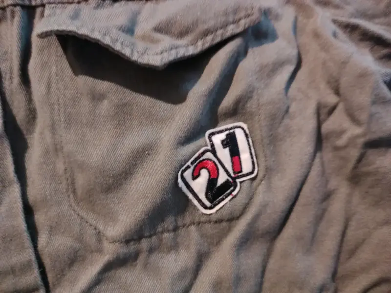 Chaqueta verde militar con parches - 4