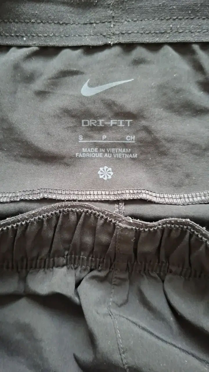 Shorts deportivos Nike Dri-Fit negros - 3