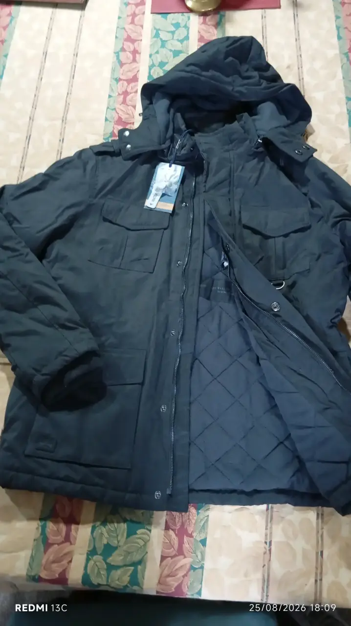 Parka negra con capucha talla L - 2