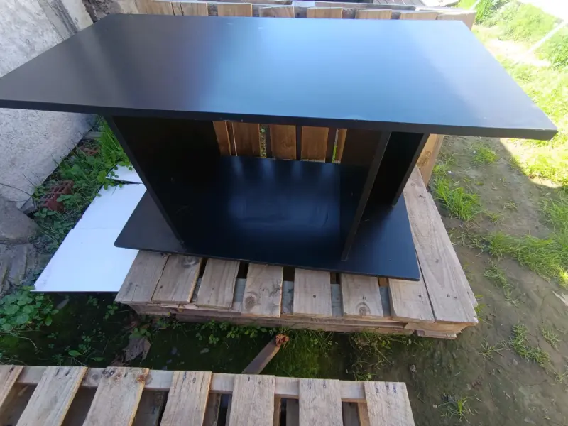 Mesa de centro negra moderna - 1