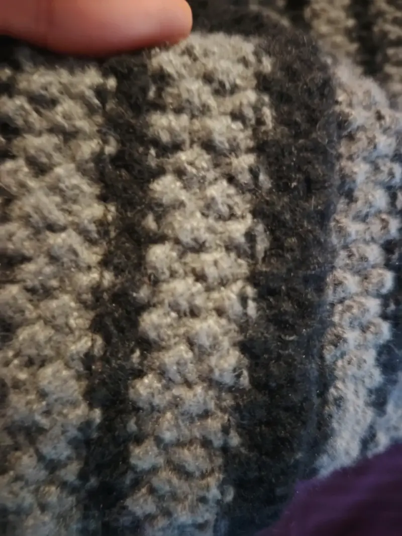 Gorro de lana tejido a rayas gris y negro - 3