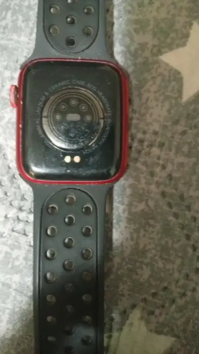 Reloj inteligente con correa deportiva negra - miniatura 5