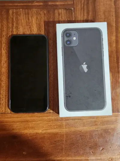 iPhone 11 en buen estado con caja original - miniatura 1