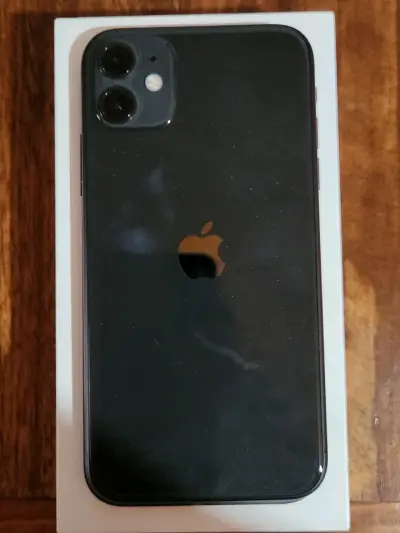 iPhone 11 en buen estado con caja original - miniatura 2