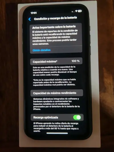 iPhone 11 en buen estado con caja original - miniatura 3
