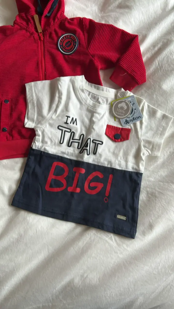 Conjunto de polera y chaqueta roja para niño - 2
