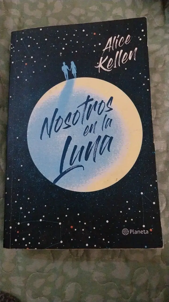 Libro 'Nosotros en la Luna' de Alice Kellen - 1