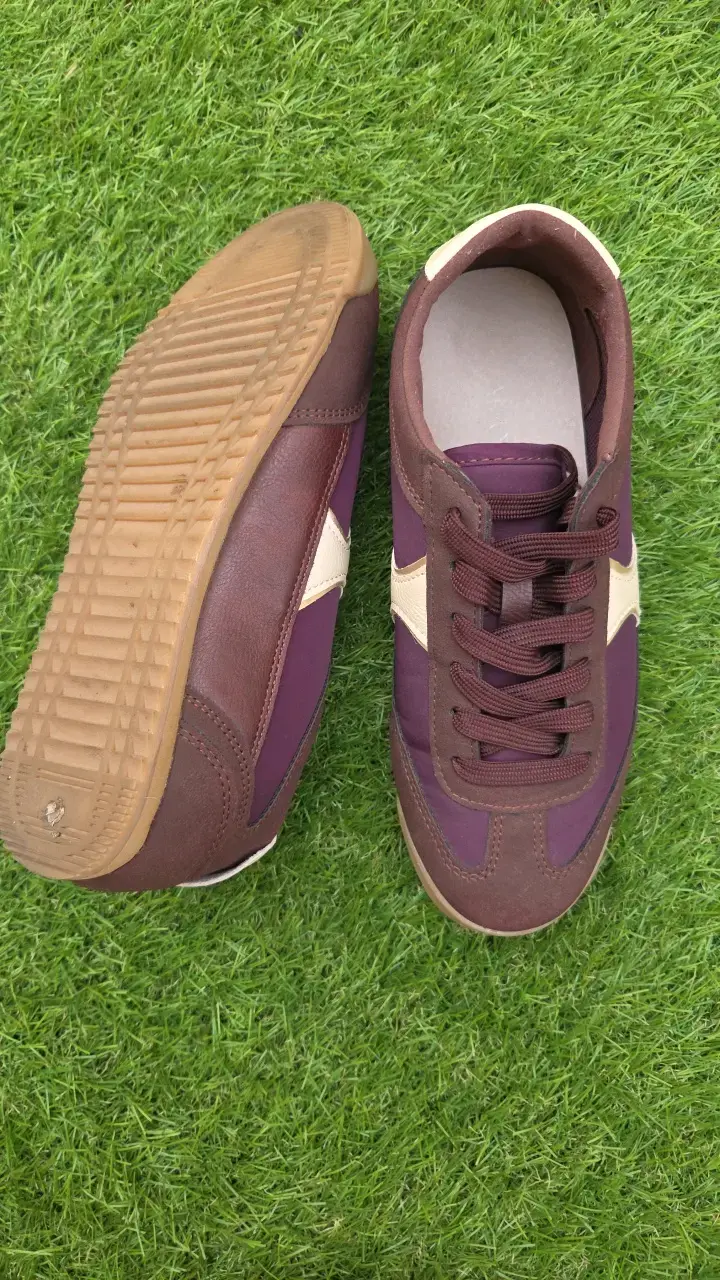 Zapatillas Alaniz color morado y beige - 5
