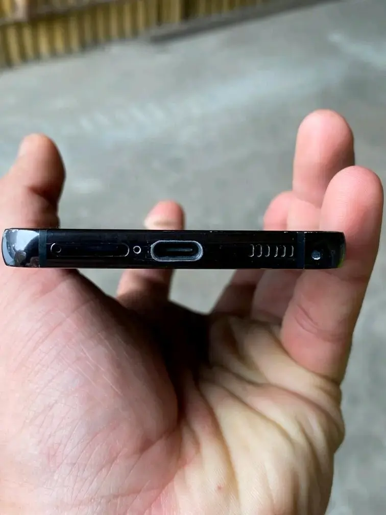 Samsung Galaxy S22 en buen estado con cargador - 5