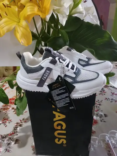 Zapatillas deportivas blancas Fagus para mujer - miniatura 1