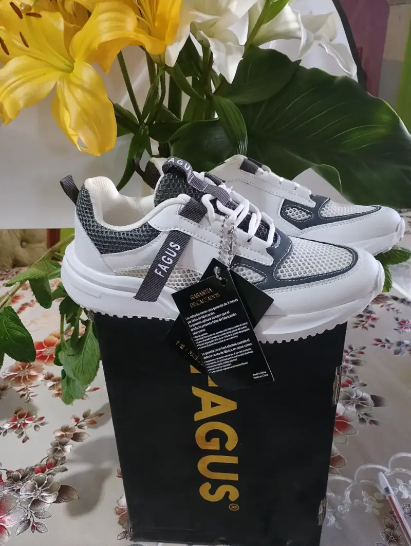 Zapatillas deportivas blancas Fagus para mujer - 2