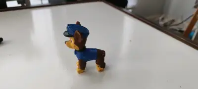 Figura de acción de perro policía - miniatura 1