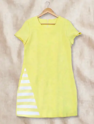 Vestido amarillo con diseño a rayas talla S - miniatura 2