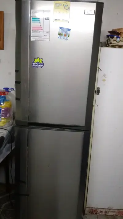 Refrigerador Combi Silver con Eficiencia A+ - miniatura 1