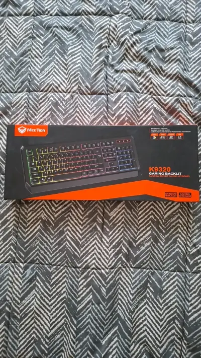 Teclado gamer retroiluminado Meetion K9320 - miniatura 1
